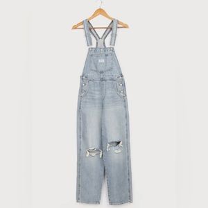 NWT Levi’s vintage light wash overalls XL